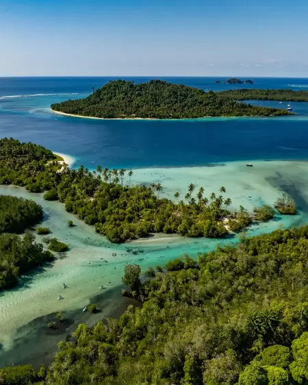 Surfing waves in Mentawai Islands